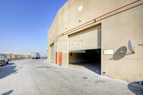 Warehouse For Rent In Dubai Investments Park - Dubai - Dubai