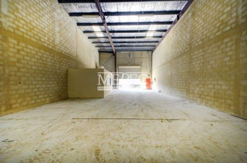 Warehouse For Rent In Dubai Investments Park - Dubai - Dubai