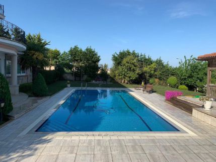 Villa For Rent In Buyukgekmege - Istanbul