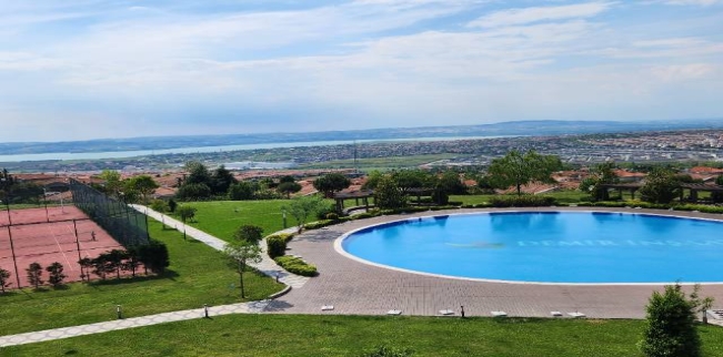 Apartment For Sale In Buyukgekmege - Istanbul