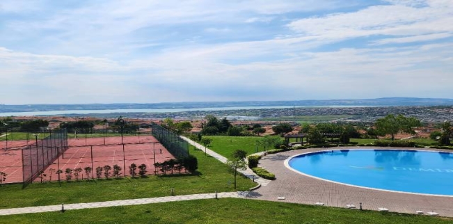 Apartment For Sale In Buyukgekmege - Istanbul